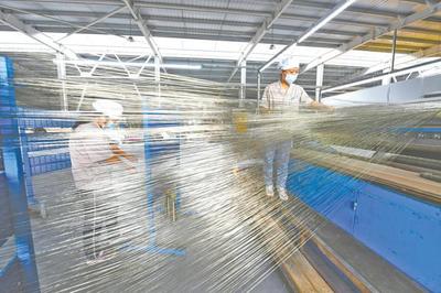 襄陽 把巖石織成布，新材料技術(shù)引領(lǐng)產(chǎn)業(yè)變革